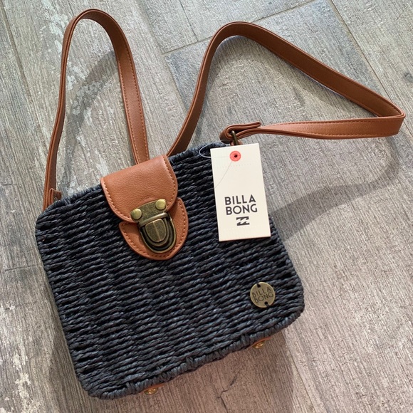 Billabong Handbags - 🔥🔥BILLABONG - GIMME SUM STRAW TOTE PURSE🔥🔥